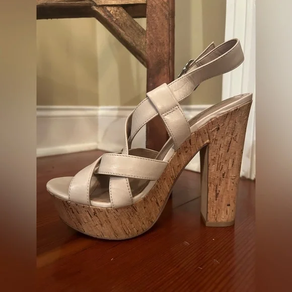 Vince Camuto Size 7.5 M Off White Open Toe Platform Leather Duval - Picture 9 of 11